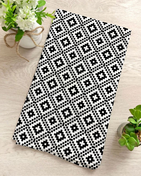 Black & White Celtic Knotwork Pattern