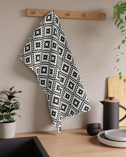 Black & White Celtic Knotwork Pattern